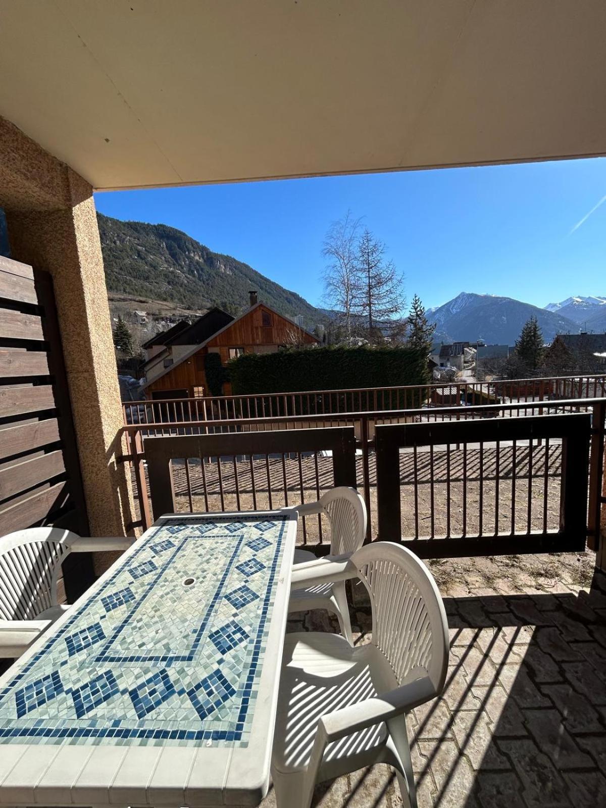 Chaleureux Appartement Moderne Briançon Exterior foto